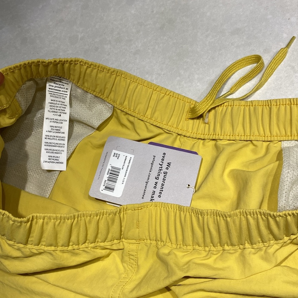 New Patagonia Barely Baggies Shorts Size L Color:Surfboard Yellow with tags⭐️⭐️ - Picture 10 of 17